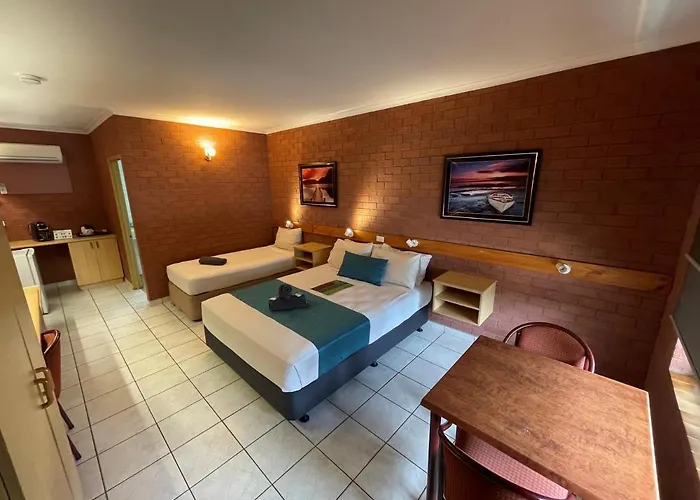 Pine Tree Motel