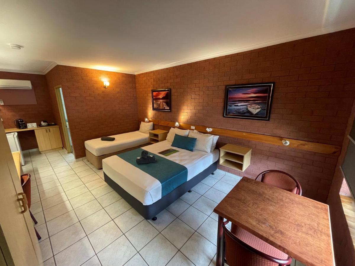 Motel Pine Tree