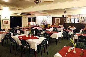 Motel Pine Tree